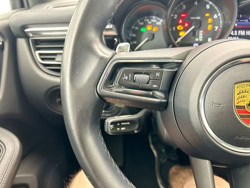 Used 2022 Porsche Macan AWD/4WD image 11