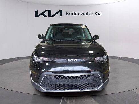 Used 2025 Kia Soul LX w/ LX Technology Package FWD image 2