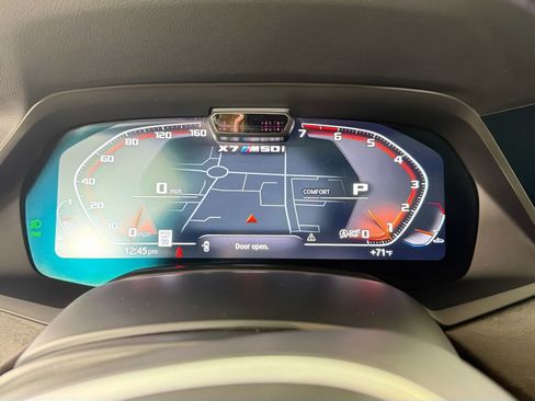 Used 2021 BMW X7 M50i image 11