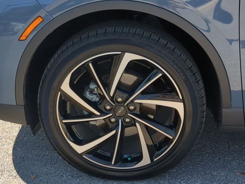 Used 2025 Lincoln Corsair Reserve image 9