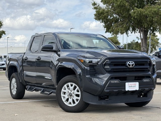 Used 2025 Toyota Tacoma SR5 RWD image 2
