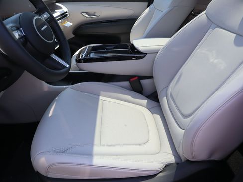 New 2025 Hyundai Tucson Limited image 18