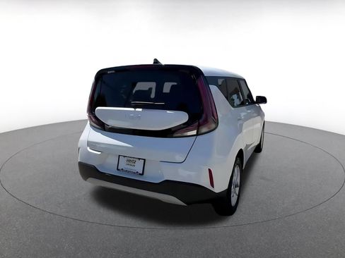 Used 2025 Kia Soul LX w/ LX Technology Package FWD image 14