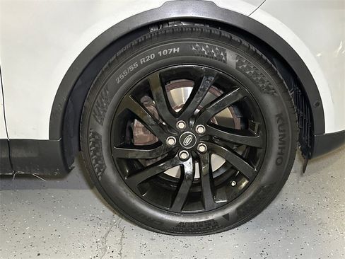 Used 2017 Land Rover Discovery HSE image 9