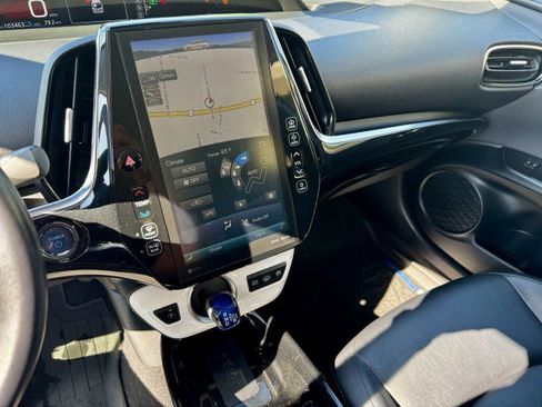 Used 2018 Toyota Prius Prime Premium image 13