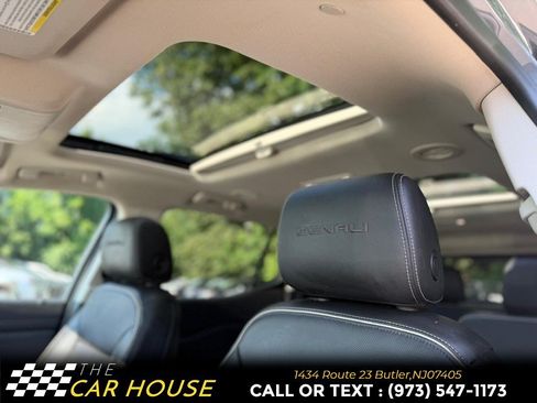 Used 2021 GMC Acadia Denali w/ LPO, Floor Liner Package AWD/4WD image 12