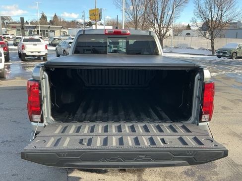 Used 2023 Chevrolet Colorado LT w/ LT Convenience Package image 7