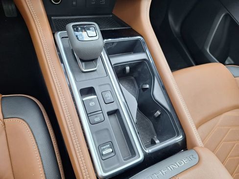 Used 2025 Nissan Pathfinder Platinum FWD image 15