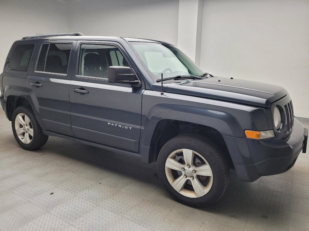 Used 2014 Jeep Patriot Latitude w/ Sun/Sound Group AWD/4WD image 11