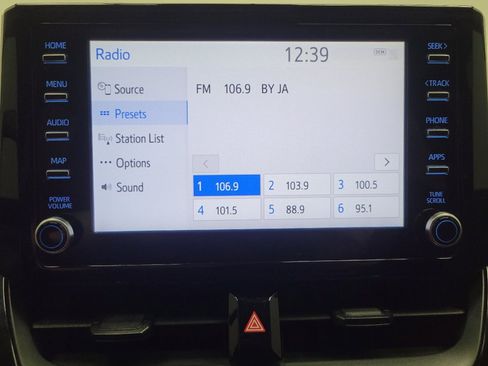 Used 2020 Toyota Corolla LE w/ Carpet Mat Package (TMS) FWD image 25