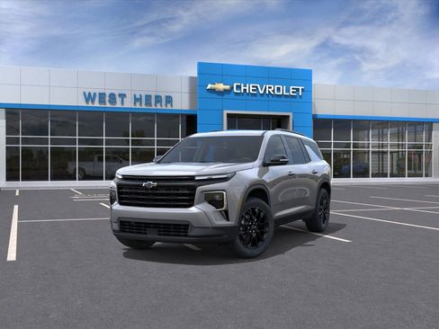 Used 2026 Chevrolet Traverse LT w/ Midnight/Sport Edition AWD/4WD image 9