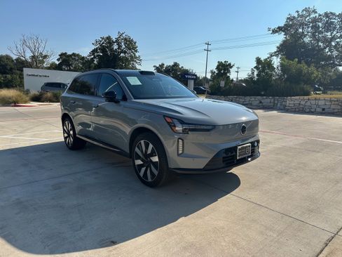 Certified 2025 Volvo EX90 Plus image 7