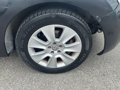Used 2008 Volkswagen Beetle S FWD image 16