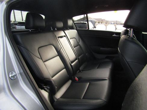 Used 2020 Kia Sportage S image 22