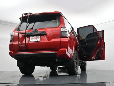 Used 2023 Toyota 4Runner TRD Off-Road Premium w/ Moonroof Package AWD/4WD image 44