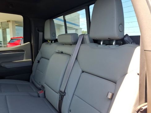 Used 2023 Chevrolet Silverado 1500 RST AWD/4WD image 13