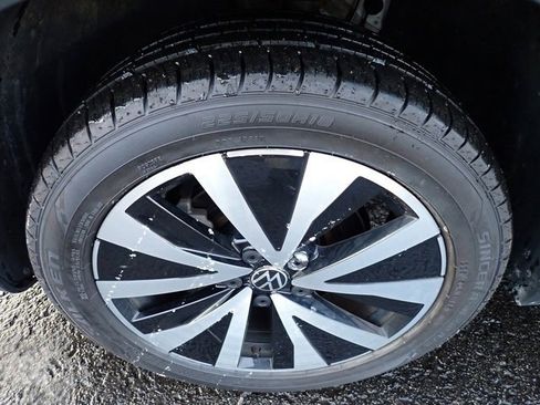 Used 2022 Volkswagen Taos SE image 12