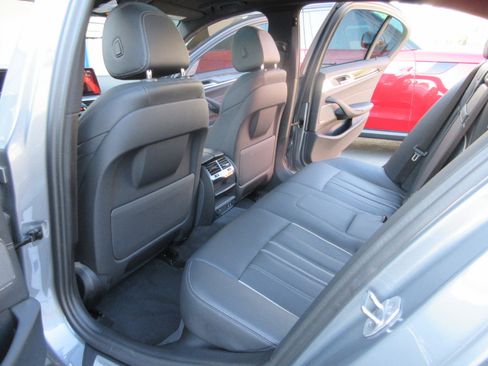 Used 2023 BMW 540i w/ M Sport Package image 39