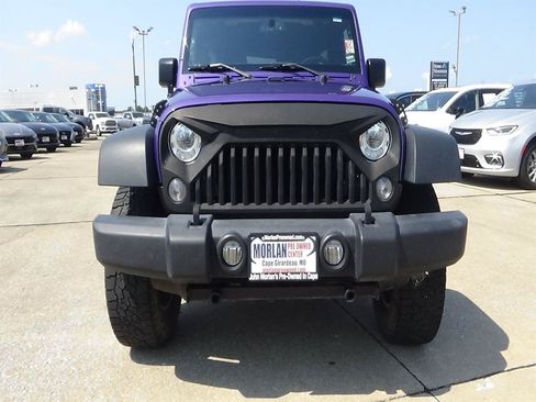 Used 2018 Jeep Wrangler Unlimited Rubicon w/ Cold Weather Group AWD/4WD image 3