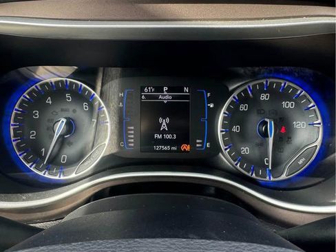 Used 2020 Chrysler Voyager Lxi image 7