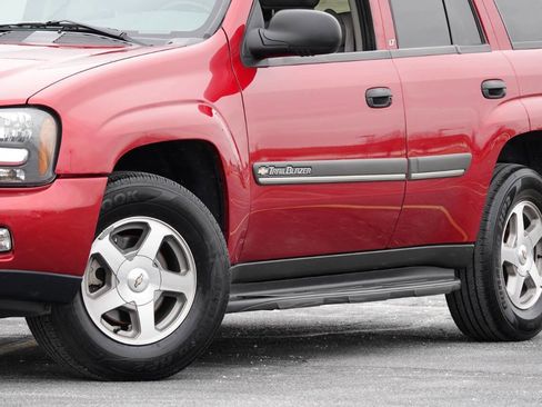 Used 2002 Chevrolet TrailBlazer LT w/ Preferred Equipment Group AWD/4WD image 9