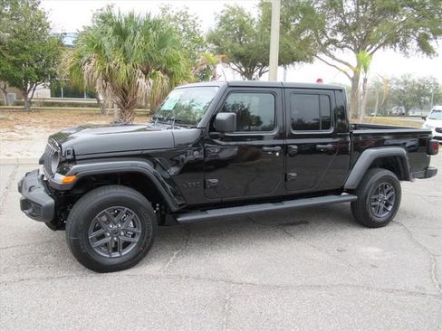 New 2026 Jeep Gladiator Sport image 4