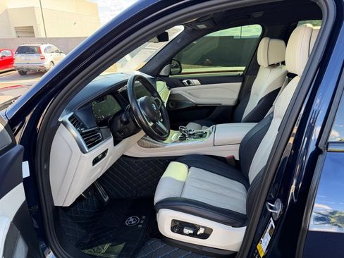 Used 2021 BMW X7 M50i w/ Dynamic Handling Package AWD/4WD image 12