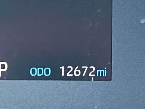 Certified 2024 Toyota Corolla Cross LE w/ Moonroof Package image 27