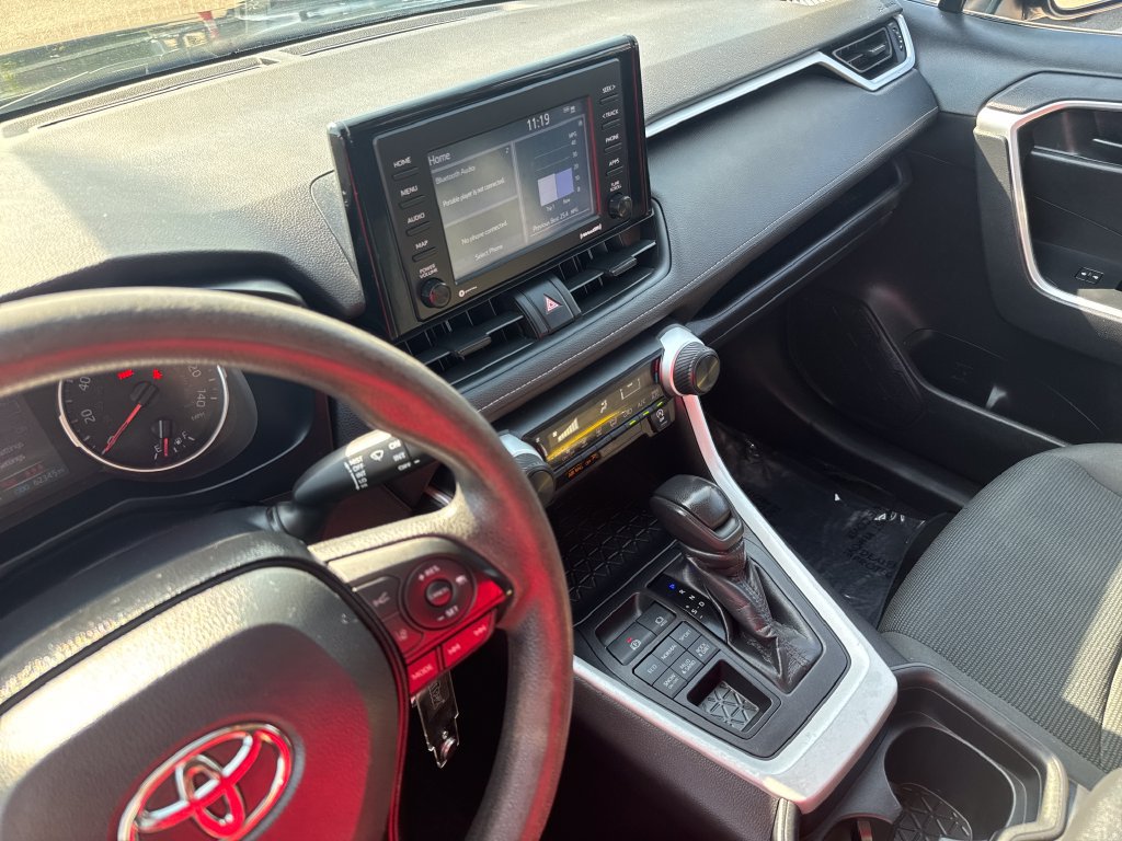 Used 2021 Toyota RAV4 LE AWD/4WD image 21