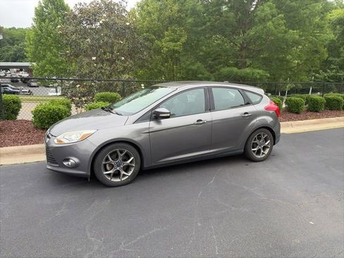 Used 2014 Ford Focus SE w/ Equipment Group 201A FWD image 8