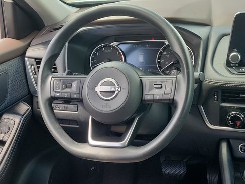 Used 2022 Nissan Rogue S image 16