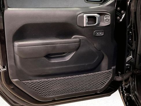 Used 2022 Jeep Wrangler Unlimited Sport AWD/4WD image 21