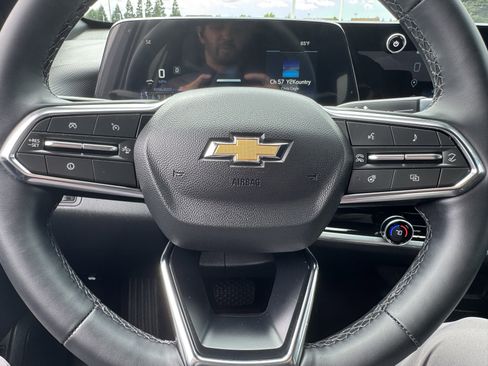 Used 2026 Chevrolet Equinox LT w/ Convenience Package II FWD image 34
