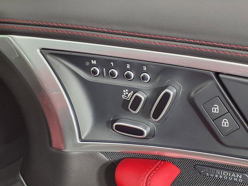 Used 2022 Jaguar F-TYPE Coupe image 9