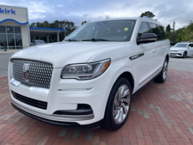 Used 2024 Lincoln Navigator Premiere AWD/4WD image 1