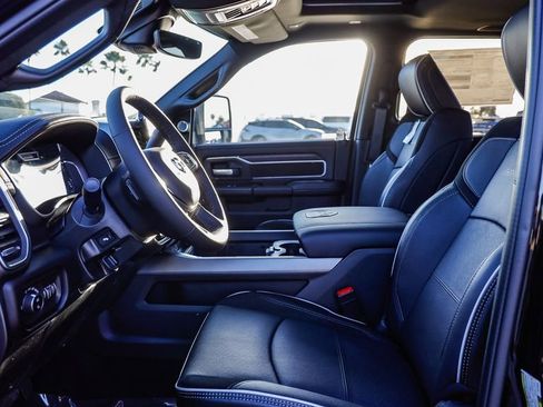 New 2026 RAM 3500 Laramie AWD/4WD image 22
