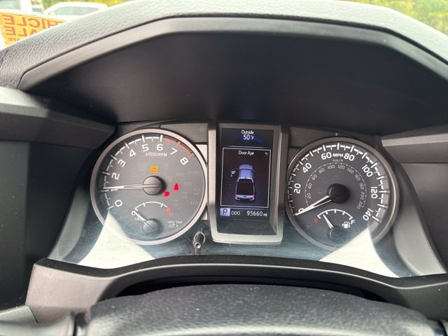 Used 2017 Toyota Tacoma TRD Sport w/ Exterior Package AWD/4WD image 23