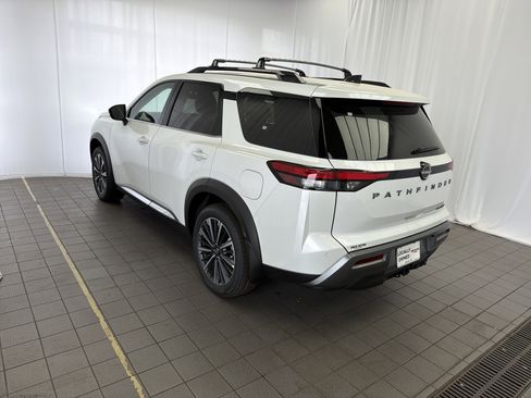 New 2026 Nissan Pathfinder Platinum FWD image 7