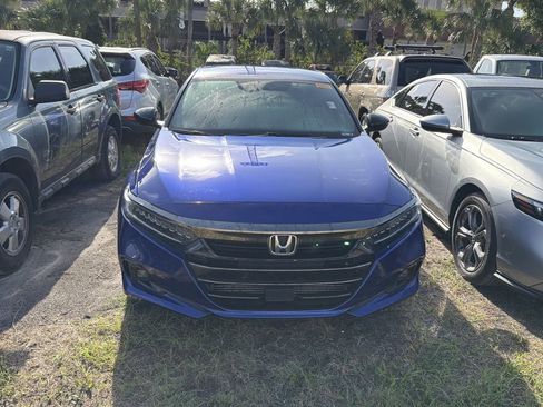 Used 2022 Honda Accord Sport image 2