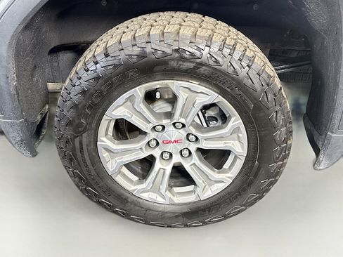 Used 2023 GMC Sierra 1500 SLE w/ Preferred Package image 36