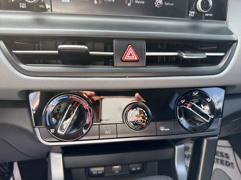 Used 2025 Kia Seltos LX image 17