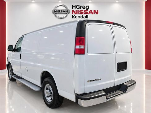 Used 2019 Chevrolet Express 2500 w/ Driver Convenience Package RWD image 3