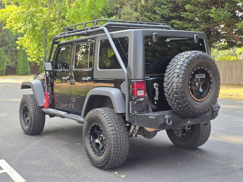 Used 2017 Jeep Wrangler Unlimited Sport w/ Quick Order Package 24S AWD/4WD image 4