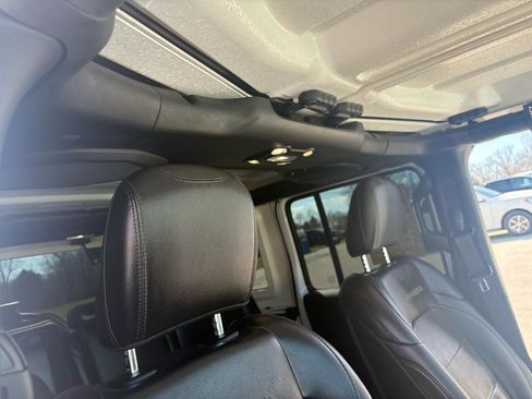 Used 2023 Jeep Wrangler Unlimited Sahara w/ Cold Weather Group image 43