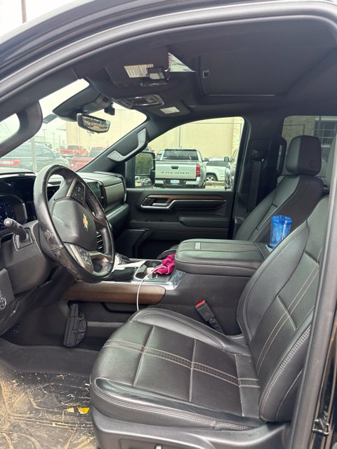 Used 2024 Chevrolet Silverado 3500 High Country w/ Technology Package AWD/4WD image 4