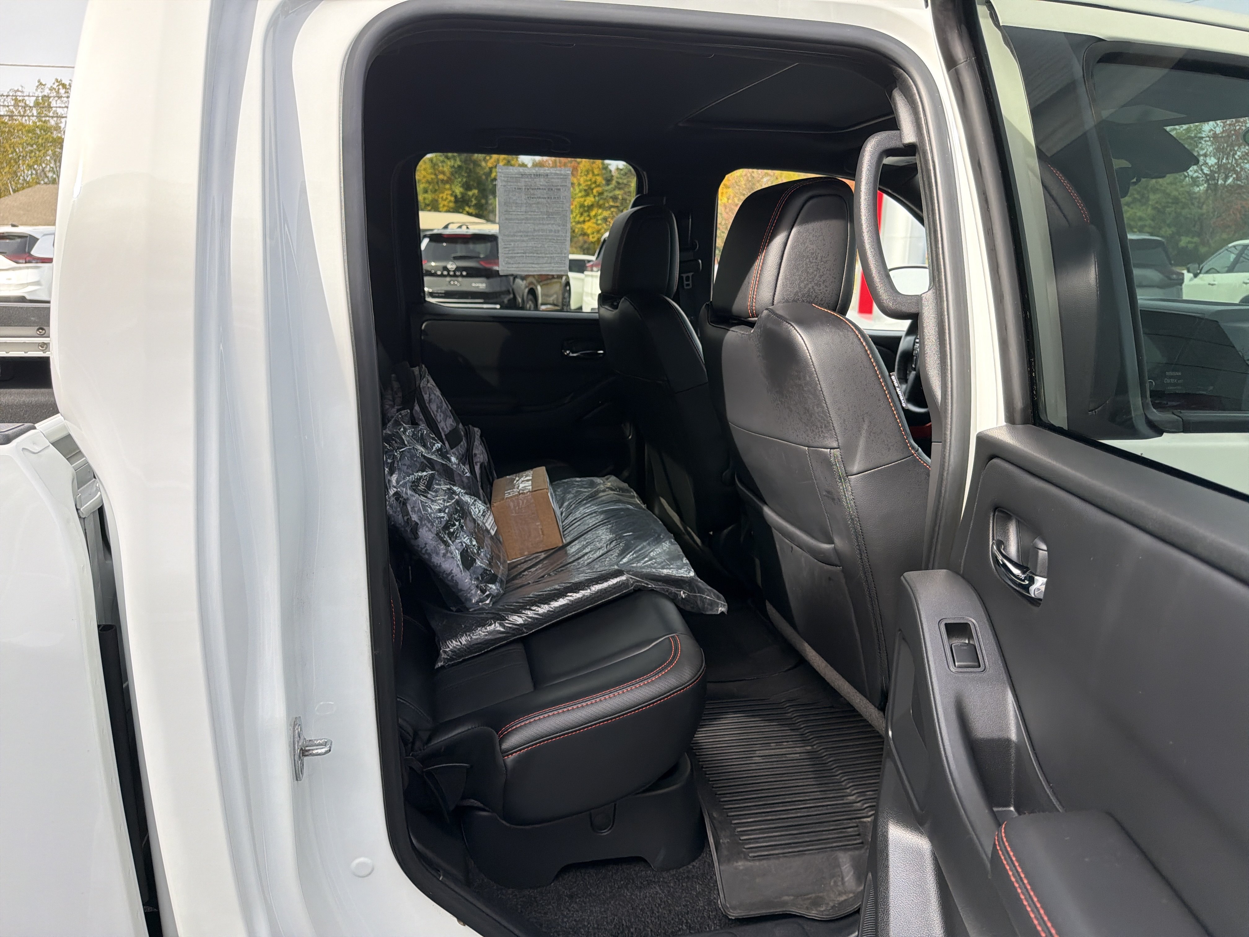 Used 2024 Nissan Frontier PRO-4X w/ Pro Premium Package AWD/4WD image 10
