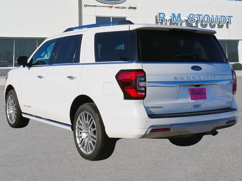 Used 2024 Ford Expedition Platinum image 9