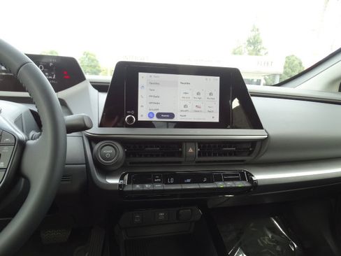 New 2026 Toyota Prius LE FWD image 17
