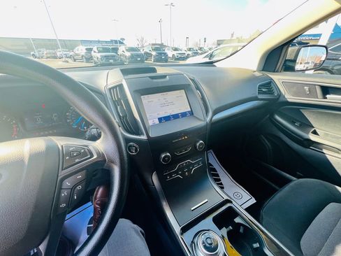 Used 2020 Ford Edge SE image 22