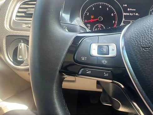 Used 2020 Volkswagen Golf 4-Door image 15